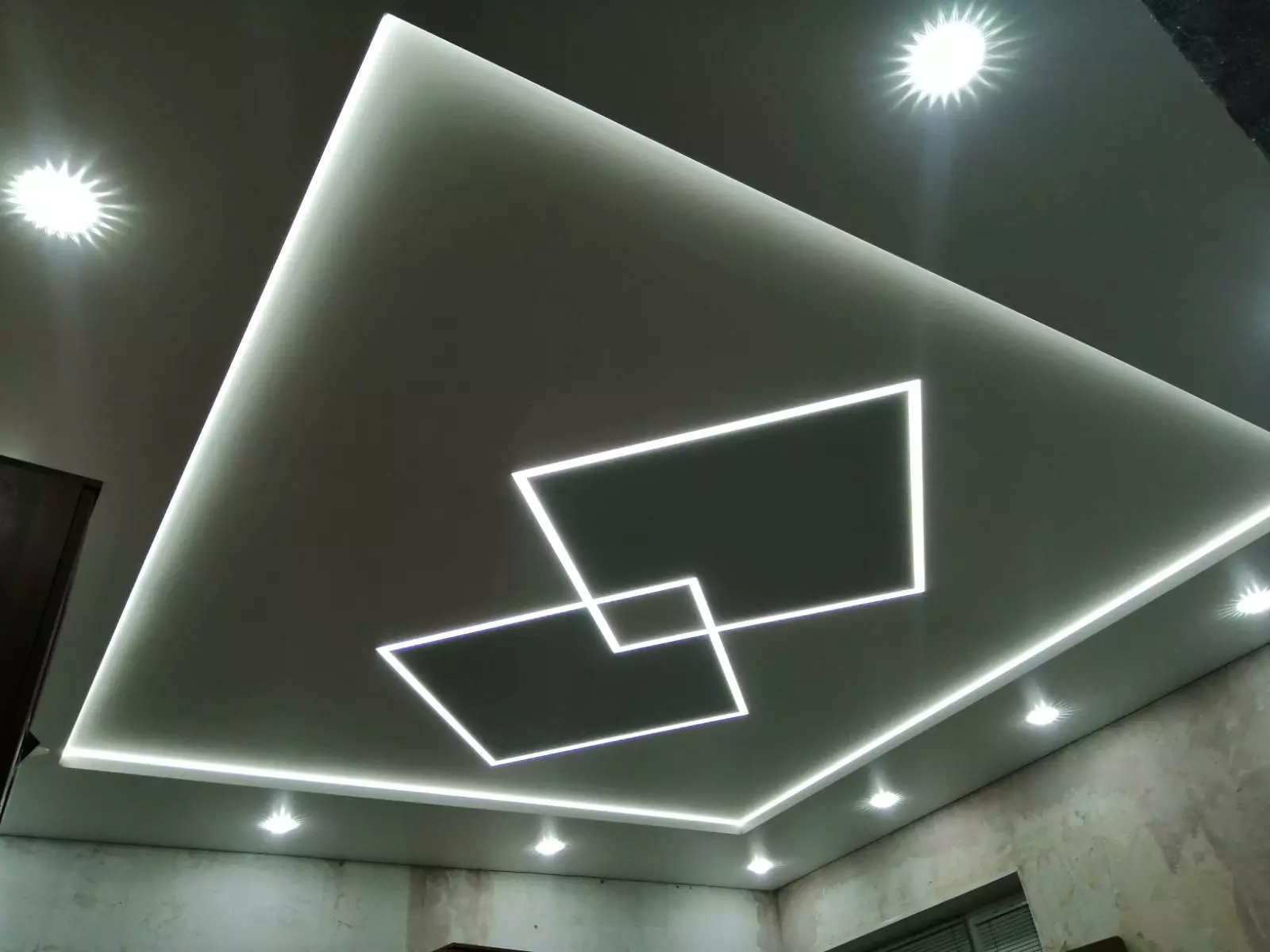 Луганск, Чкалова, 19, фото 2